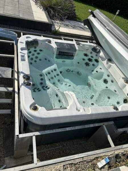 Spa toutes marques prêt à l’usage avec entretien régulier