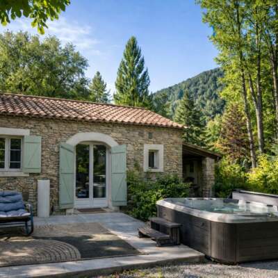 Nos spas, designés pour s’intégrer partout, villa, maison de campagne ou résidence. Pensés pour s’intégrer parfaitement chez vous.