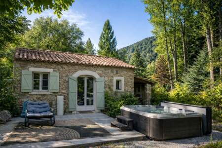 Nos spas, designés pour s’intégrer partout, villa, maison de campagne ou résidence. Pensés pour s’intégrer parfaitement chez vous.