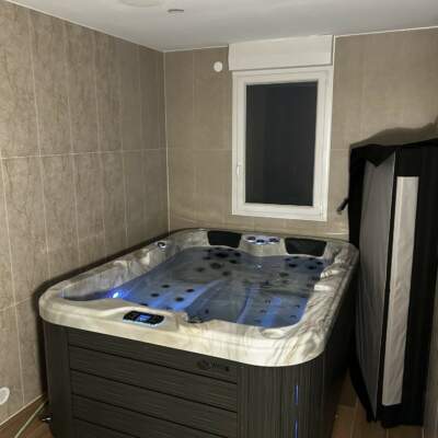 Spa O354 Bulles de Rêves vue extérieure design platine et anthracite