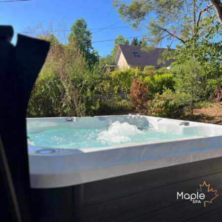 Spa Terre-Neuve Maple Spa installé à Plancher-Bas en Haute-Saône
