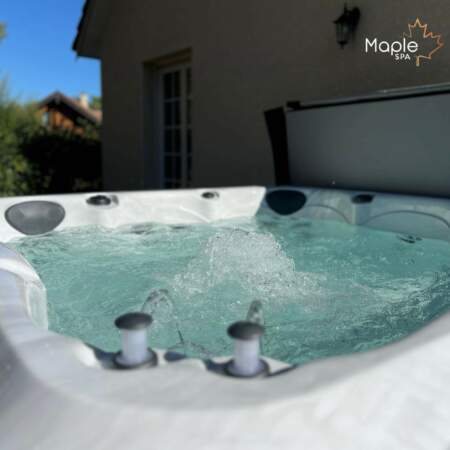 Spa Terre-Neuve Maple Spa installé à Plancher-Bas en Haute-Saône