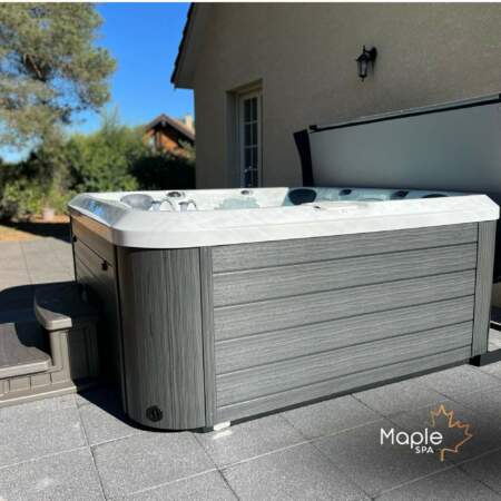 Spa Terre-Neuve Maple Spa installé à Plancher-Bas en Haute-Saône
